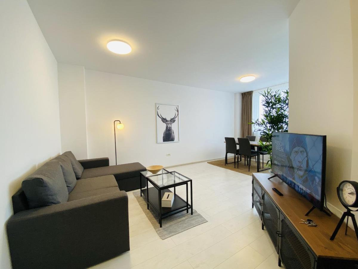Ferienwohnung Charming Flat In Brasov With Balcony Panoramic View Exterior foto