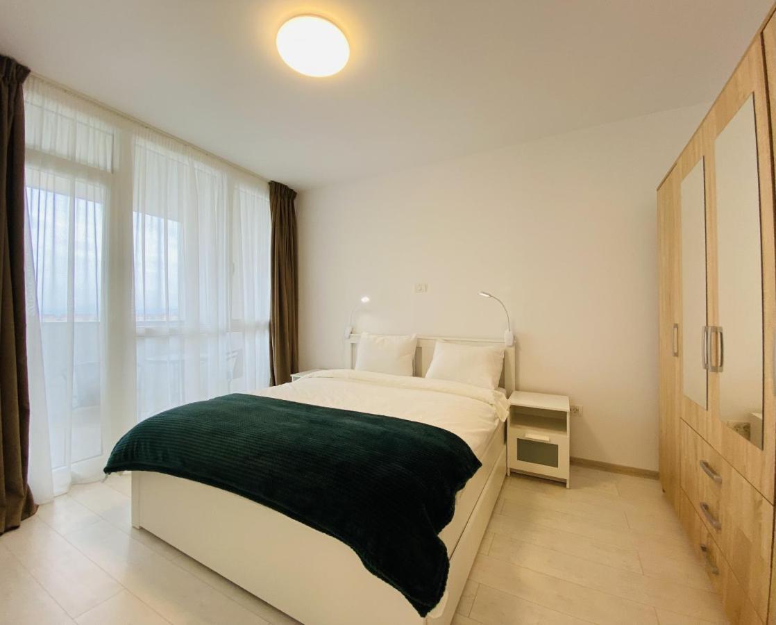 Ferienwohnung Charming Flat In Brasov With Balcony Panoramic View Exterior foto